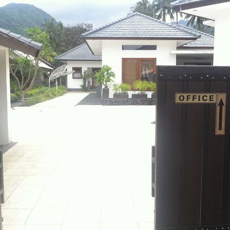 Dream Estate Resort Senggigi Exterior photo