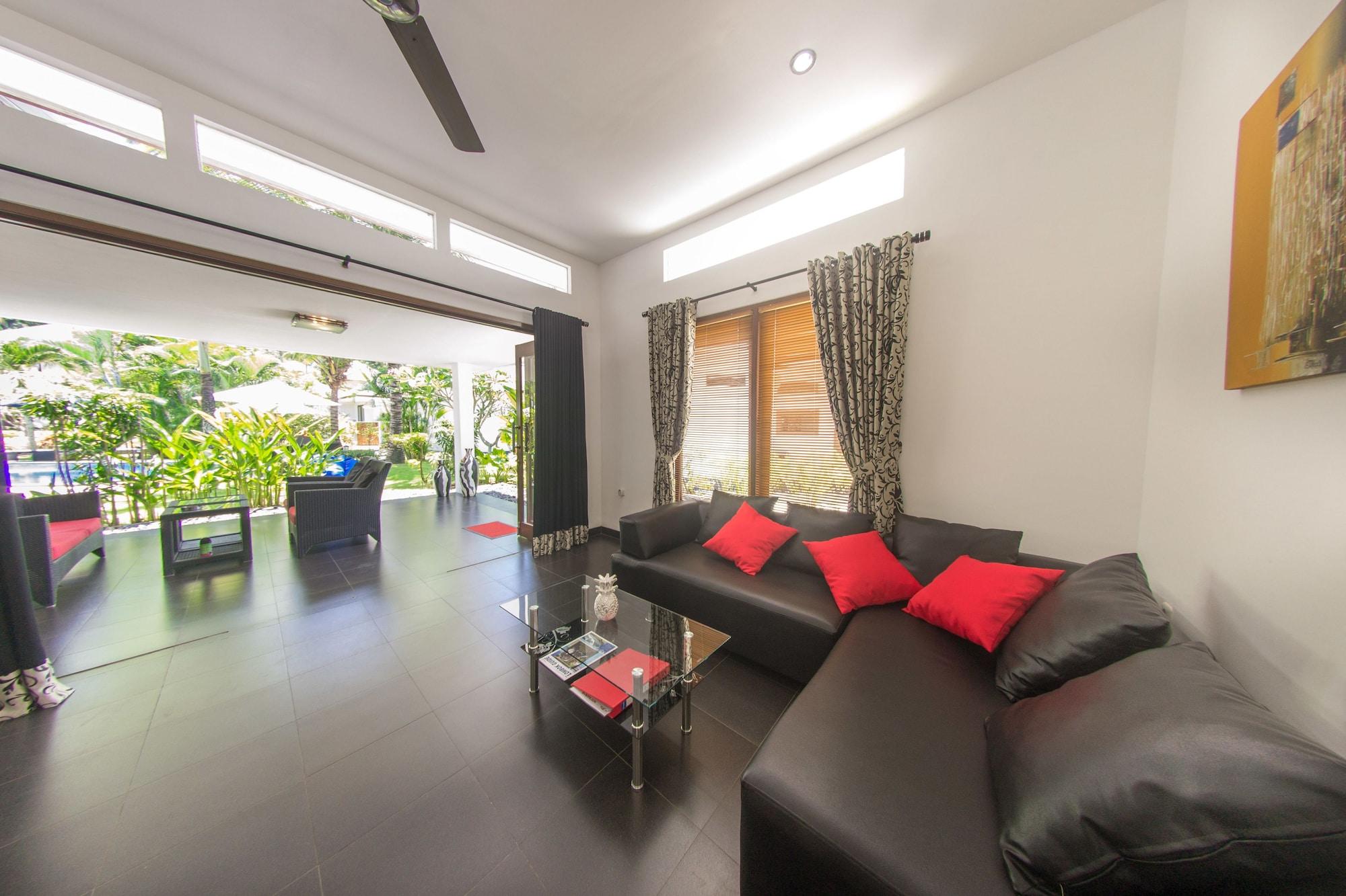 Dream Estate Resort Senggigi Exterior photo