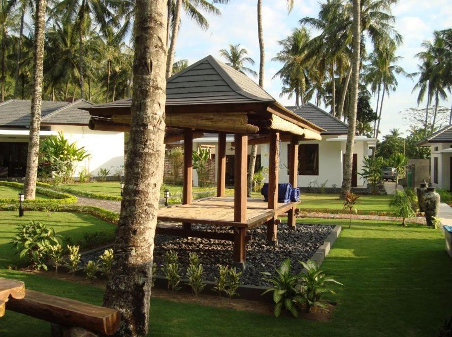 Dream Estate Resort Senggigi Exterior photo