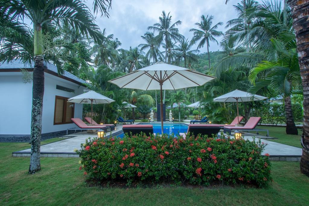 Dream Estate Resort Senggigi Exterior photo