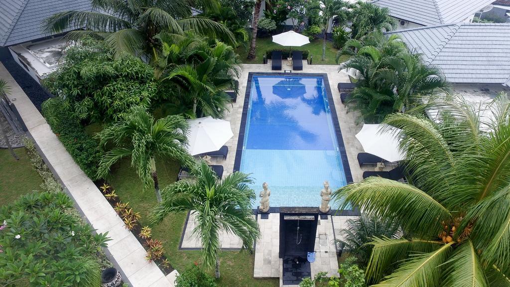 Dream Estate Resort Senggigi Exterior photo