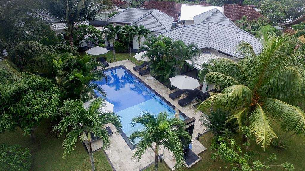 Dream Estate Resort Senggigi Exterior photo