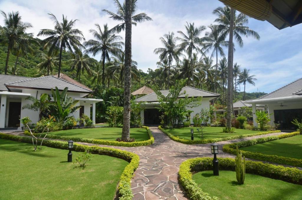 Dream Estate Resort Senggigi Exterior photo